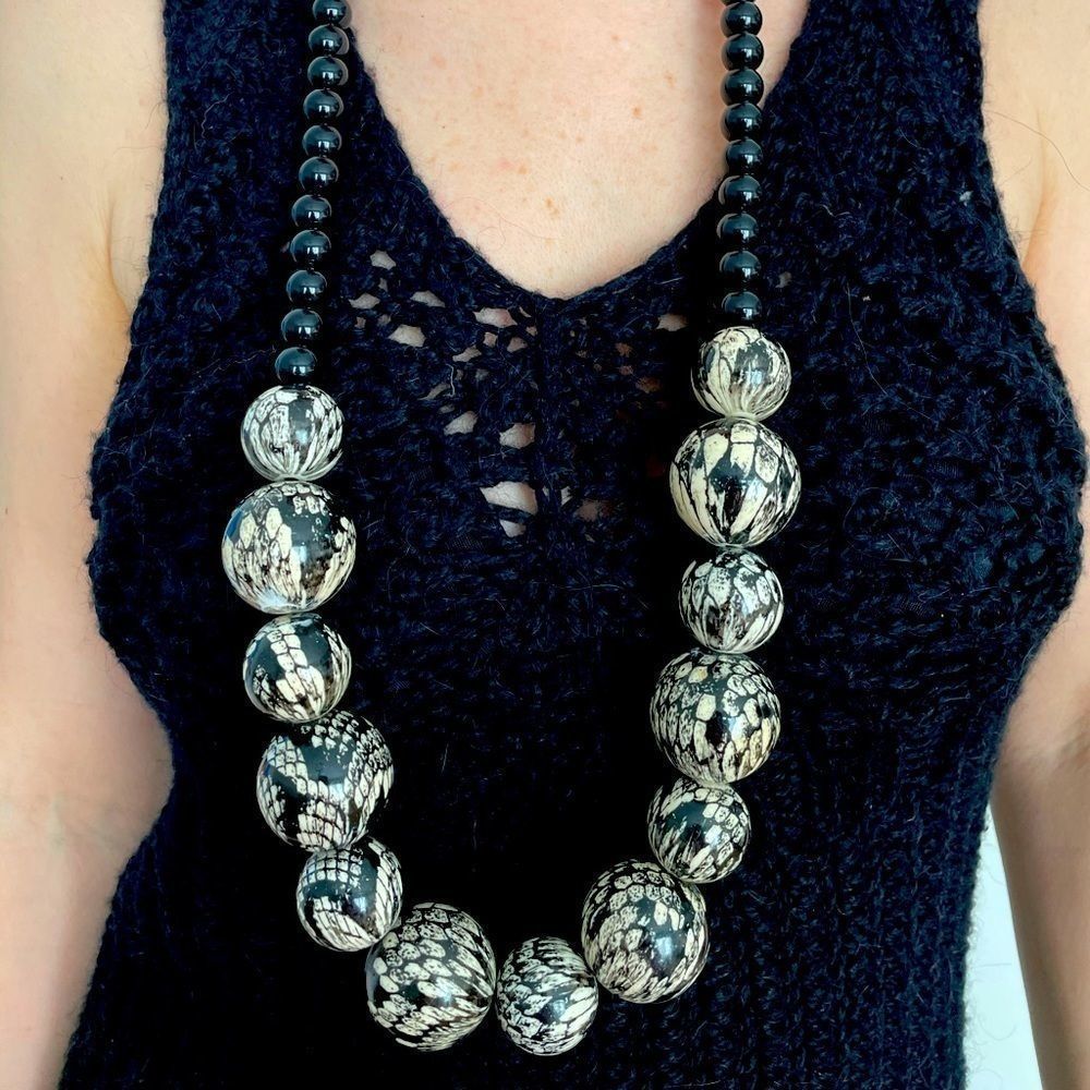 Snakeskin like necklace -